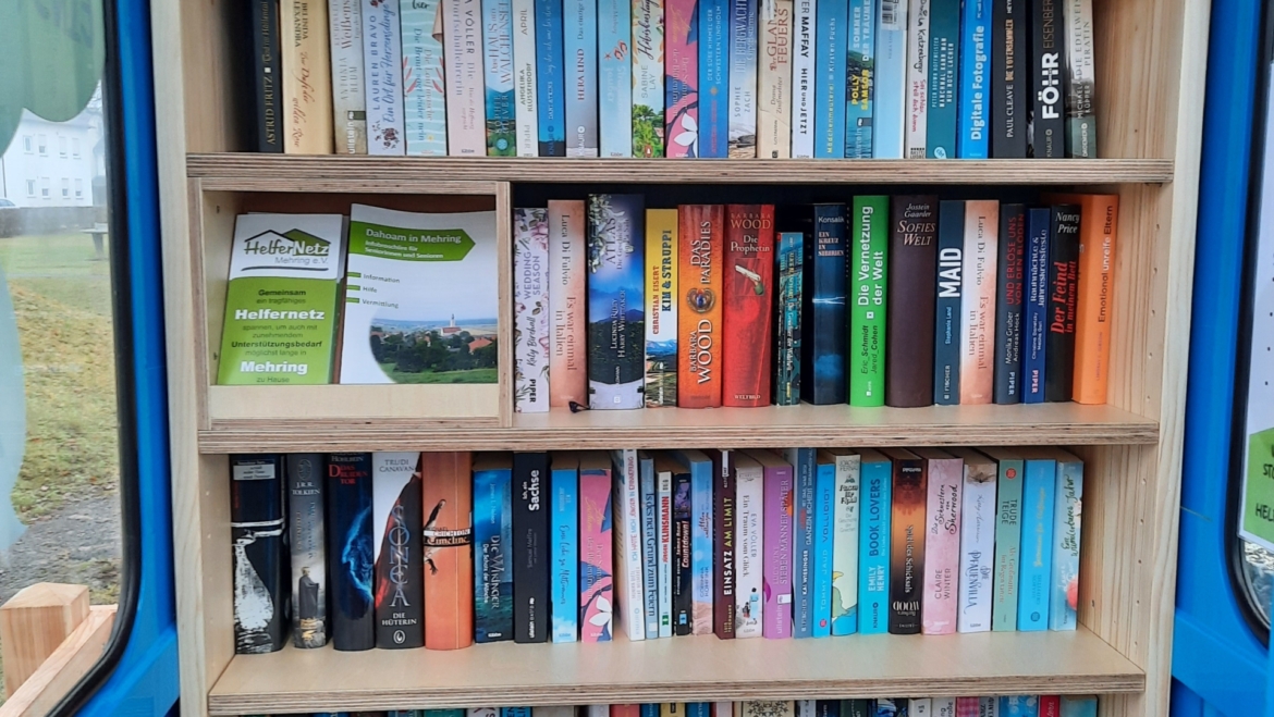Bücher Telefonzelle aufgestellt
